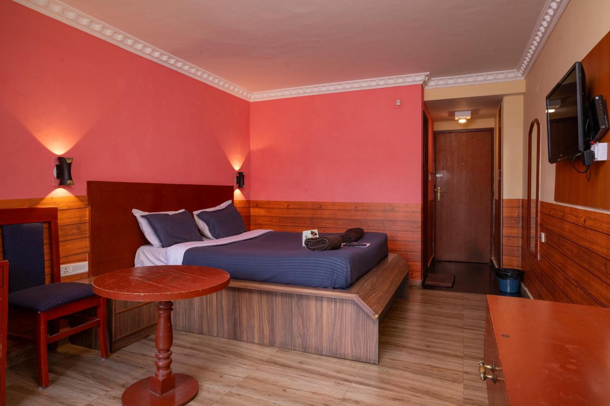 Devi Enterprises - Hotel Khems Ooty Eksteriør billede