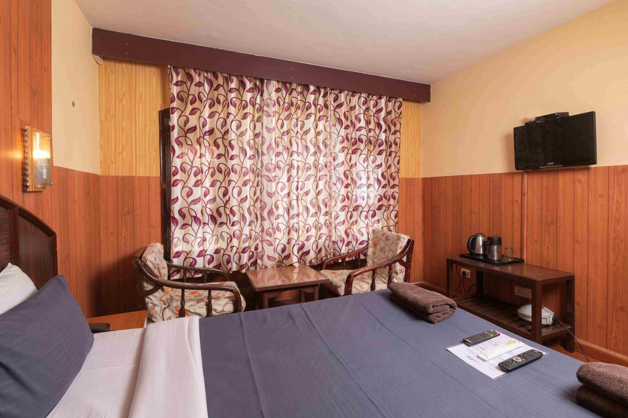 Devi Enterprises - Hotel Khems Ooty Eksteriør billede