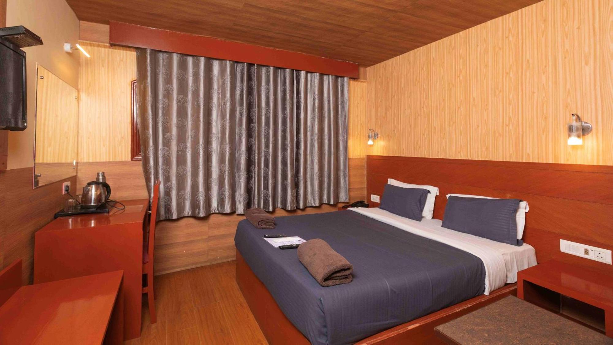 Devi Enterprises - Hotel Khems Ooty Eksteriør billede